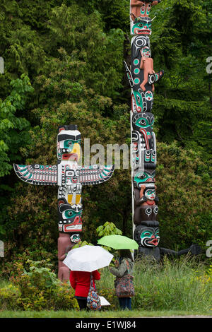 Première Nations totems du parc Stanley, Vancouver British Columbia, Canada Banque D'Images