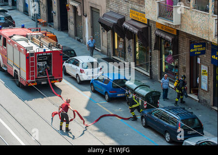 Piémont Turin, Italie. 10 Juin, 2014. Un feu dans la Via Nizza 90. Une intervention rapide des services d'incendie a réduit les dommages et la catastrophe évitée. Credit : Realy Easy Star/Alamy Live News Banque D'Images