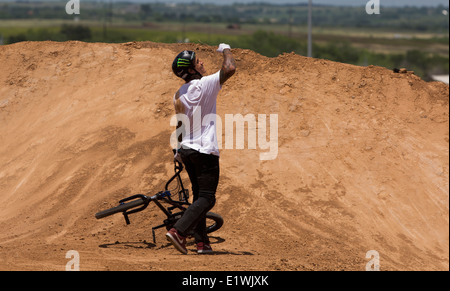 Le BMX rider Jamie Bestwick célèbre après un run à l'X-Games à Austin, Texas 2014 Banque D'Images