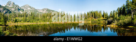 Petit lac sur le mont Baker National Park.Washington USA Banque D'Images