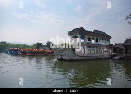 En bateau dans le Palais d'été, Pékin, Chine Banque D'Images
