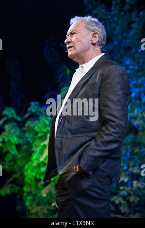 Simon Schama parle de 'l'histoire des Juifs" sur scène à Hay Festival 2014 ©Jeff Morgan Banque D'Images