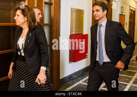 Athènes, Grèce. 10 Juin, 2014. Evi Christofilopoulou Kuriakos Mitsotakis et sont considérés. Nouveau Conseil ministériel après la dernière réforme du gouvernement. Crédit : Andreas Papakonstantinou/Pacific Press/Alamy Live News Banque D'Images