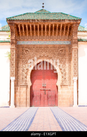 Vue de l'entrée impressionnante au mausolée de Moulay Ismail à Meknès, Maroc. Banque D'Images