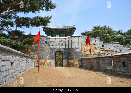 Sud-ouest de la porte secrète Hwaseong Sunwon eonam «ammun' en coréen Banque D'Images