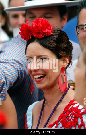 Spanish woman wearing costume flamenco tzigane Banque D'Images