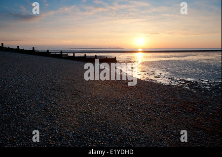 Whitstable, Pier, épi, plage, mer, jetée, mer, l'autre l'Angleterre, l'anglais, le Royaume-Uni, la Grande-Bretagne, l'été Banque D'Images