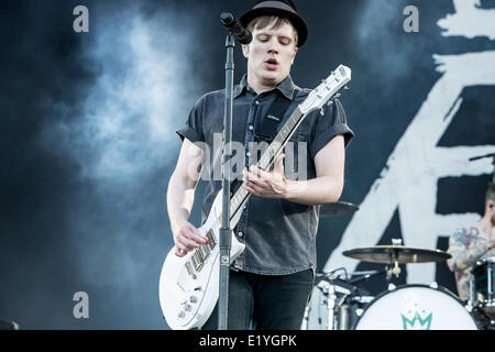 Milan Italie. 10 juin 2014. Le groupe de rock Fall Out Boy effectue live au Ippodromo del Galoppo ouvrant le show de Linkin Park Crédit : Rodolfo Sassano/Alamy Live News Banque D'Images