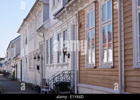 Maisons en bois dans la région de Kristiansand Norvège Banque D'Images