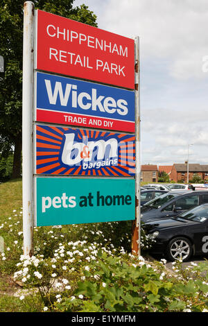 CHIPPENHAM, UK, 11 juin, 2014. L'affichage à un Pets at Home store à Chippenham, Wiltshire. Le 12 juin, la société va annoncer c'est pour la première fois depuis qu'elle est devenue une société cotée. Credit : lynchpics/Alamy Live News Banque D'Images