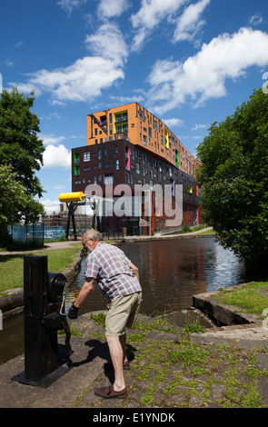 Jetons 'bâtiment' point central de boom de la construction de plaisance près de Islington, quai au bord de l'ISIS la régénération, Manchester, Royaume-Uni Banque D'Images