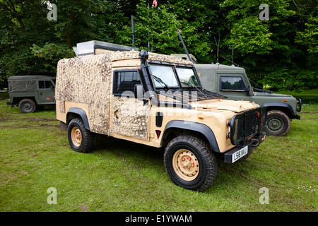 British army snatch landrover à motif couleur désert à l'affichage du véhicule militaire Bangor Northern Ireland Banque D'Images