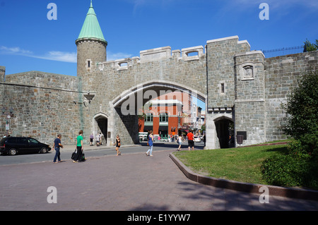 Scène de rue canadien- Porte Saint-Jean, Québec Canada, Ville de Québec, Banque D'Images