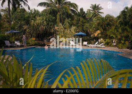 L'île de Rarotonga. L'île de Cook. Polynésie française. Océan Pacifique Sud. Piscine de la Crown Beach Resort & Spa Hotel. Le complexe i Banque D'Images