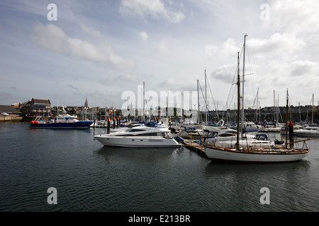 Bateaux de plaisance de luxe à Bangor Northern Ireland Banque D'Images