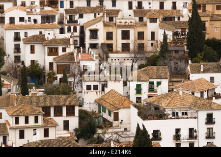 Maisons du vieux quartier d'El Albaicin à Grenade, Espagne. Banque D'Images