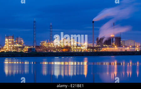 Le Dioxyde de titane (Venator) près de l'usine de produits chimiques Teesmouth Réserve Naturelle. Œuvres Greatham Tees rd. Hartlepool. UK Banque D'Images