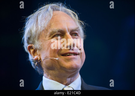 Le généticien RICHARD DAWKINS en parlant de 'la réalisation d'un scientifique' sur scène à Hay Festival 2014 ©Jeff Morgan Banque D'Images