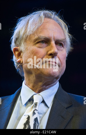 Le généticien RICHARD DAWKINS en parlant de 'la réalisation d'un scientifique' sur scène à Hay Festival 2014 ©Jeff Morgan Banque D'Images