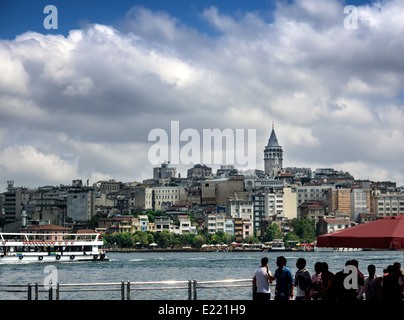 Quartier de Beyoglu architecture historique et monument médiéval la tour de Galata à Istanbul, Turquie Banque D'Images