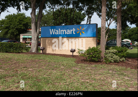 L'entrée de Wal-Mart dans le centre de la Floride USA Banque D'Images