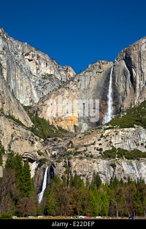 Californie - Yosemite Falls supérieure et inférieure dans le Parc National Yosemite.