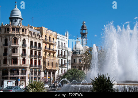 Valencia Espagne ( fontaine ) city centre Plaza del Ayuntamiento Banque D'Images