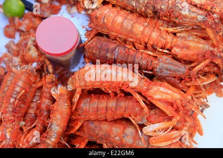 Crevette d'fruits de mer. Préparation pour un grill Banque D'Images