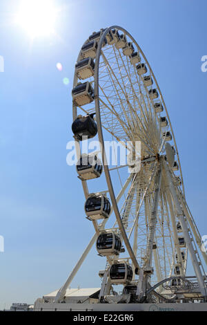 Entraînement de Madère, Brighton, Sussex. 13 juin 2014. Le soleil d'un ciel bleu sur la roue de Brighton. La température atteignait 24 degrés celsius sur la côte sud d'aujourd'hui. Credit : Julia Gavin/Alamy Live News Banque D'Images