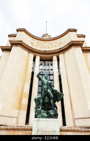 Sculpture d'Hercule (Héraclès) au Palais de Trocadéro Trocadero statue Banque D'Images