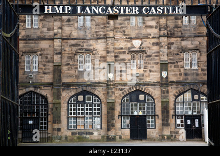 Panneau d'entrée à Her Majesty's Prison Château de Lancaster, Lancashire England UK Parc du Château Banque D'Images