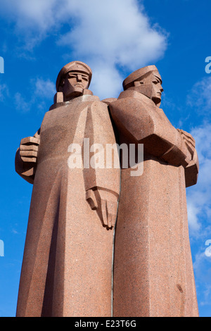 Les tirailleurs lettons impressionnant monument à Riga, Lettonie. Banque D'Images