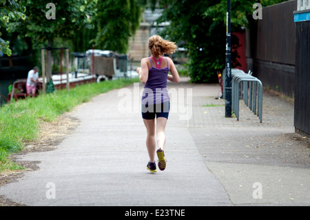 Riverside runner, Cambridge, Royaume-Uni Banque D'Images