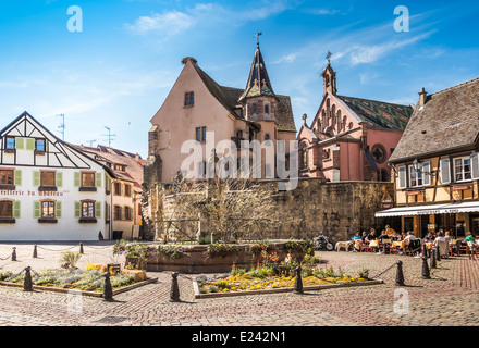 Un restaurant. Edel, place du chateau st. léon, Eguisheim, Alsace, France Banque D'Images