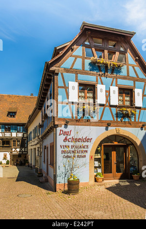 Paul Schneider Winery, Eguisheim, Alsace, France Banque D'Images