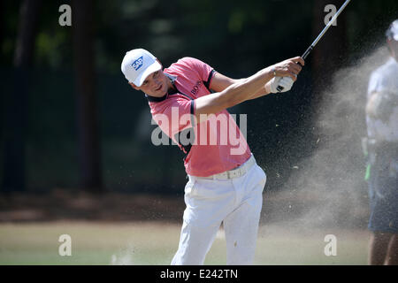 Pinehurst, Caroline du Nord, USA. 14 Juin, 2014. Martin Kaymer (GER) Golf : Martin Kaymer de l'Allemagne en action sur le troisième trou au cours de la troisième série de la 114e US Open Championship à Pinehurst Resort Country Club no2 en cours Pinehurst, Caroline du Nord, États-Unis . © Koji Aoki/AFLO SPORT/Alamy Live News Banque D'Images