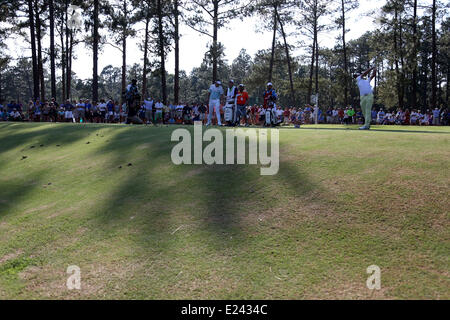 Pinehurst, Caroline du Nord, USA. 14 Juin, 2014. Hideki Matsuyama (JPN) Golf : Hideki Matsuyama Japon de tees off sur le 17ème trou au cours de la troisième série de la 114e US Open Championship à Pinehurst Resort Country Club no2 en cours Pinehurst, Caroline du Nord, États-Unis . © Koji Aoki/AFLO SPORT/Alamy Live News Banque D'Images