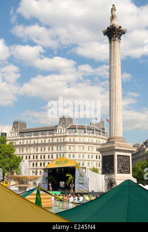 Le Brésil Fête du Trafalgar Square, Londres, pour marquer le début de la Coupe du Monde de 2014. Banque D'Images