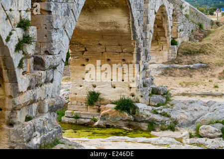 Le Pont Pont Julien près de Bonnieux, Provence, France Banque D'Images