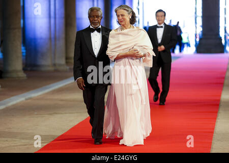 Kofi Annan et sa femme Nane Lagergren lors d'un dîner de gala de l'avant d'abdication de la Reine Beatrix des Pays-Bas. Amsterdam, Pays-Bas - 29.04.2013 Où : Amsterdam, Pays-Bas Quand : 29 Avr 2013 Banque D'Images