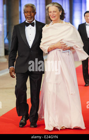 Kofi Annan et sa femme Nane Lagergren lors d'un dîner de gala de l'avant d'abdication de la Reine Beatrix des Pays-Bas. Amsterdam, Pays-Bas - 29.04.2013 Où : Amsterdam, Pays-Bas Quand : 29 Avr 2013 Banque D'Images