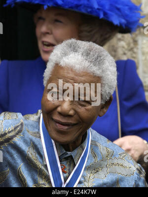 Nelson Mandela à quatre Freedom Awards à Middelburg. Middelburg, Pays-Bas - 08.06.2002 Wh Banque D'Images