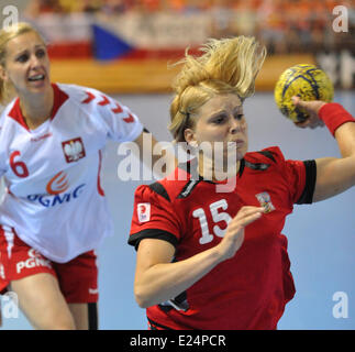 Brno, République tchèque. 14 Juin, 2014. Sur la photo lors de la Coupe du monde femmes handball match de qualification contre la Pologne République Tchèque à Brno, République tchèque le 14 juin 2014. Photo : CTK/Alamy Live News Banque D'Images