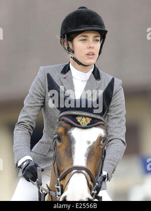 Charlotte Casiraghi fait concurrence à l'International show jumping de Barbizon avec : Charlotte Casiraghi Où : Barbizon, France Quand : 31 Mars 2013 Banque D'Images