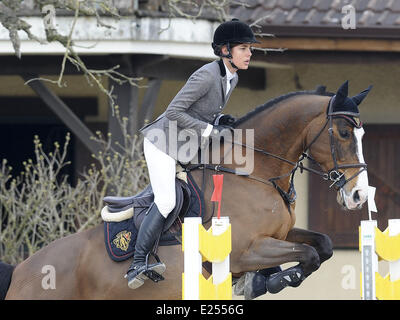 Charlotte Casiraghi fait concurrence à l'International show jumping de Barbizon avec : Charlotte Casiraghi Où : Barbizon, France Quand : 31 Mars 2013 Banque D'Images