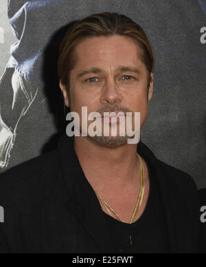 World War Z' première mondiale au cinéma UGC - Arrivées Avec : Brad Pitt Où : Paris, France Quand : 03 Juin 2013 o Banque D'Images