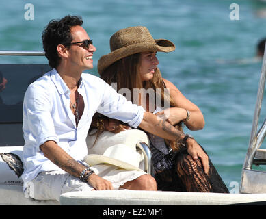 Des stars au Club 55 à St Tropez avec : Chloe Green,Marc Anthony Où : St Tropez, France Quand : 06 Jul 2013 ENN Banque D'Images