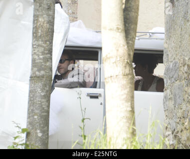 Le mariage de Halle Berry et Olivier Martinez au Chateau des Conde Vallery dans Halle Berry ET OLIVIER MARTINEZ TUE EN FRAN Banque D'Images