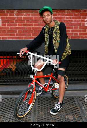 Cordell Wilcott Jedi aka P balade dans la ville de New York - 17 mai 2014 - Photo : Manhattan piste/Charles Eshelman/photo alliance Banque D'Images