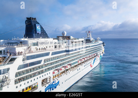 Le navire de croisière Norwegian Dawn au port de Costa Maya, Mexique. Banque D'Images